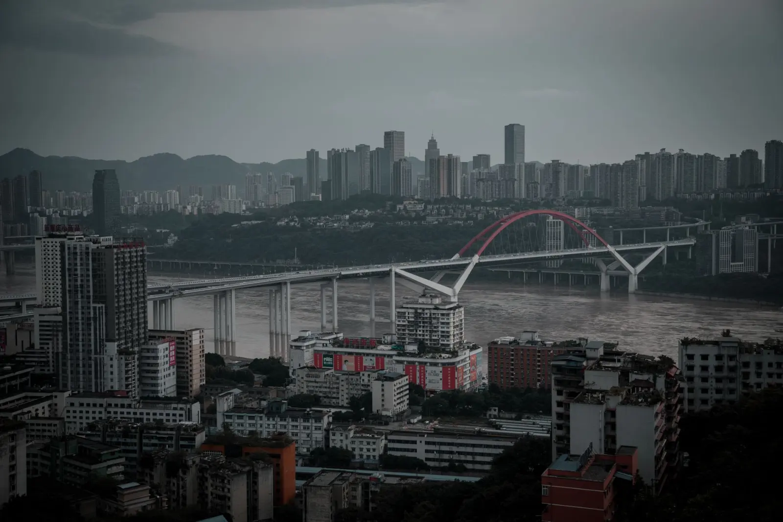 建筑裂缝修补技术解析:恒凡达加固施工流程与效果评估