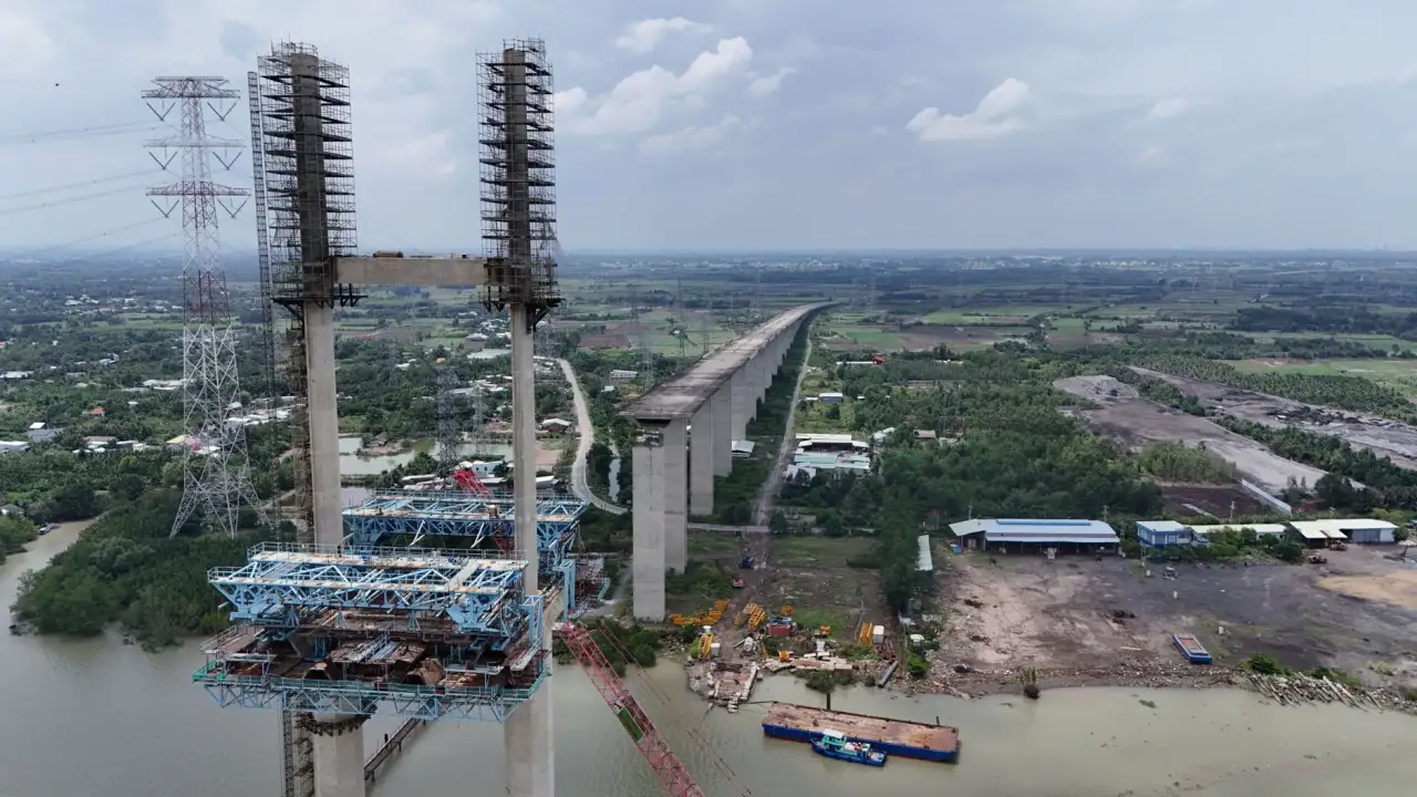 建筑结构改造中粘钢加固与碳纤维加固的选型对比分析