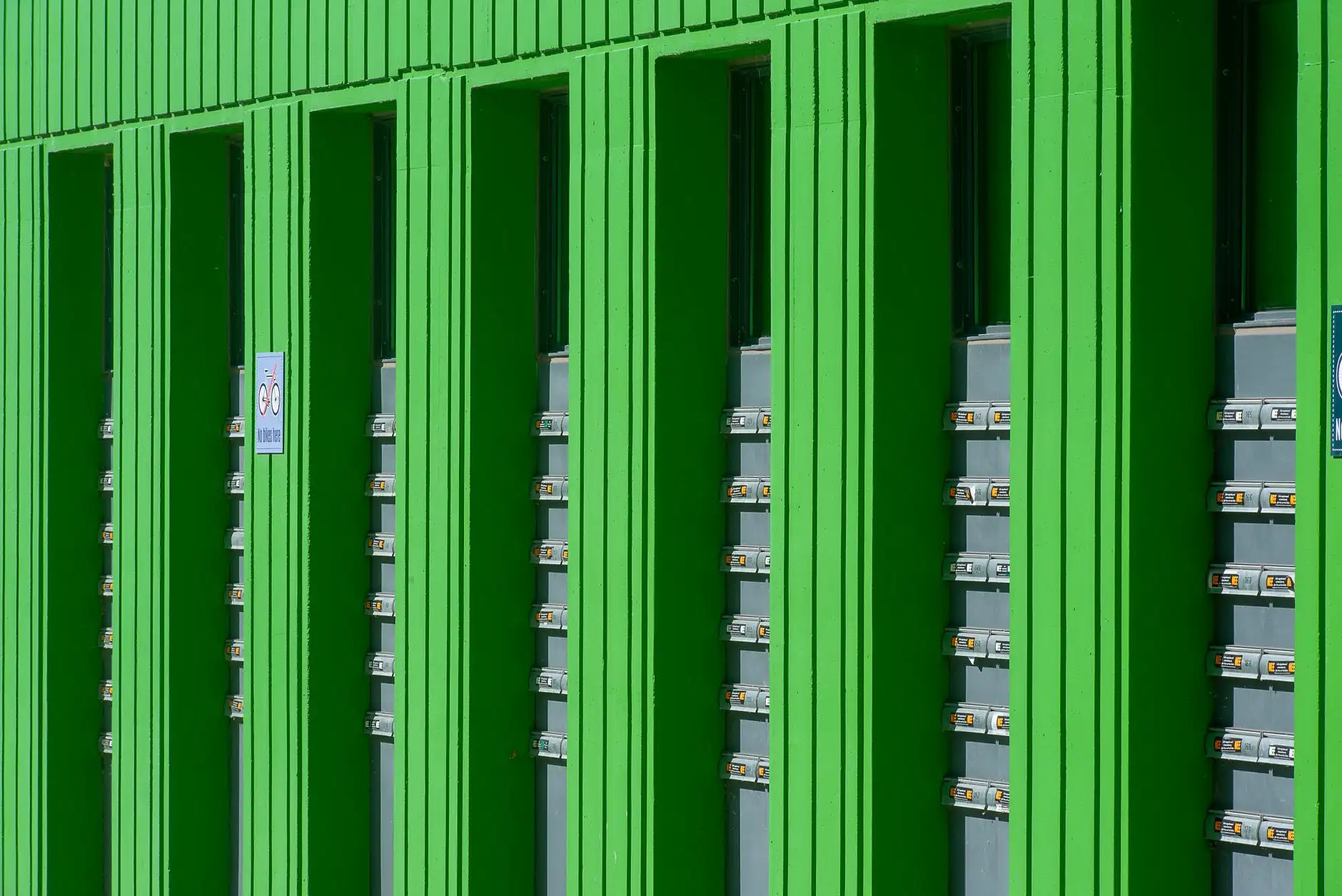 建筑裂缝修补施工要点：重庆恒凡达分享结构加固中的裂缝处理流程
