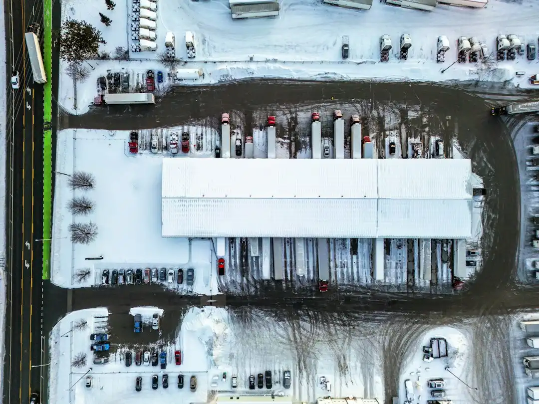 建筑加固工程中粘钢加固与碳纤维加固的选型对比分析